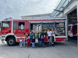 Kindergartenbesuch bei der Feuerwehr