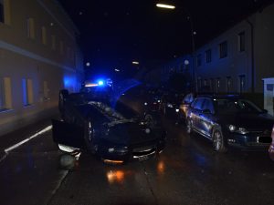 Verkehrsunfall – Auto am Dach