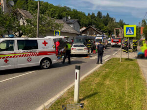 Schwerer Verkehrsunfall fordert Einsatz der Feuerwehr Purkersdorf