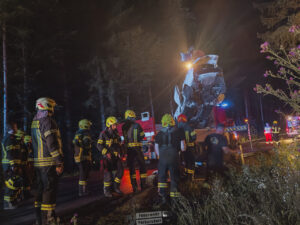 Tödlicher Verkehrsunfall auf der L2129 – Feuerwehr Purkersdorf im Einsatz